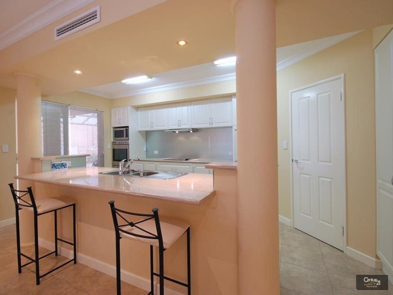 2 Baton Rouge Drive, Mindarie WA 6030