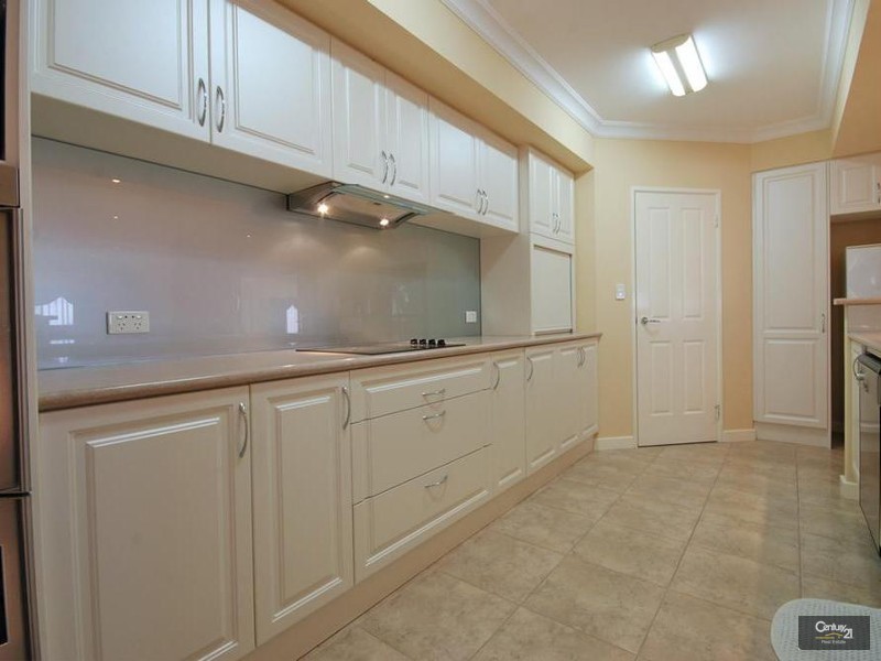 2 Baton Rouge Drive, Mindarie WA 6030