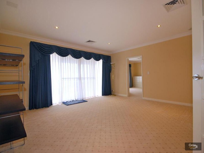 2 Baton Rouge Drive, Mindarie WA 6030