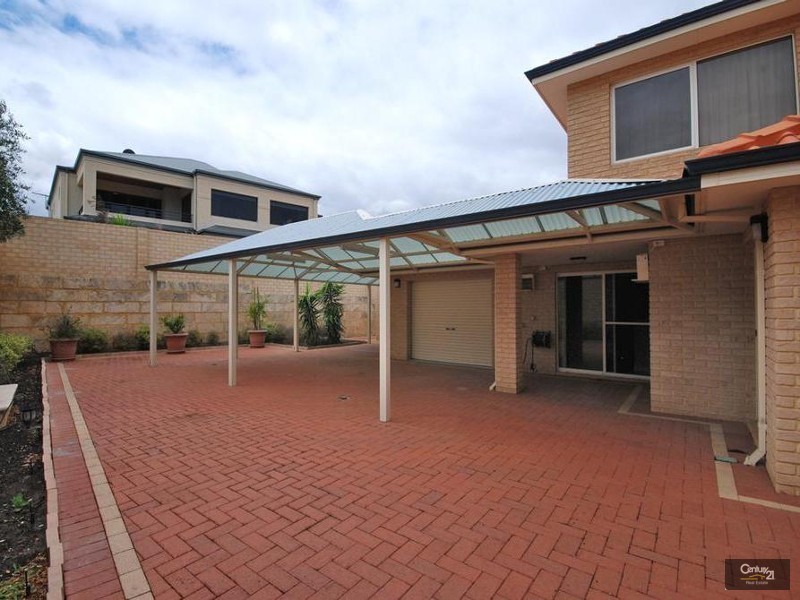 2 Baton Rouge Drive, Mindarie WA 6030