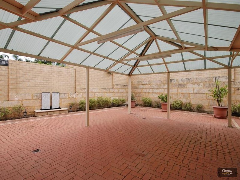 2 Baton Rouge Drive, Mindarie WA 6030