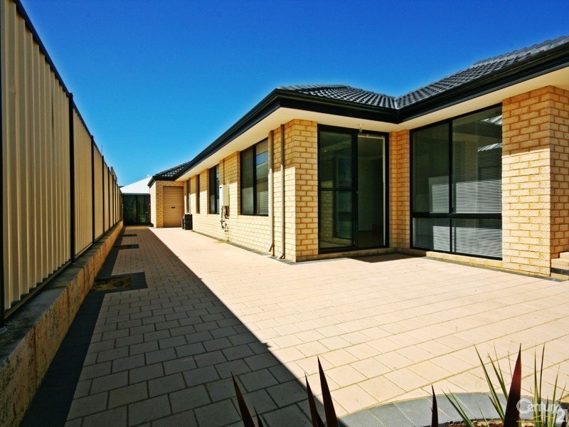 27 Lakewood Terrace, Clarkson WA 6030