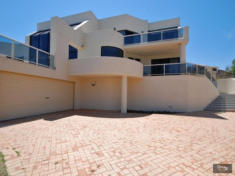 6 St Malo Court, Mindarie WA 6030