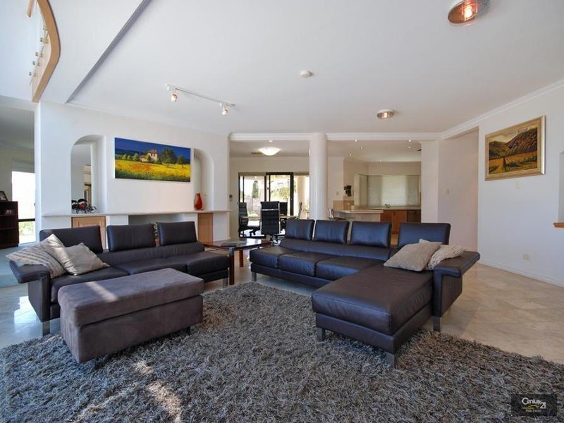 6 St Malo Court, Mindarie WA 6030