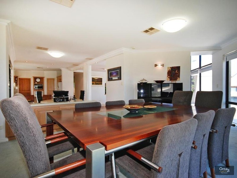6 St Malo Court, Mindarie WA 6030