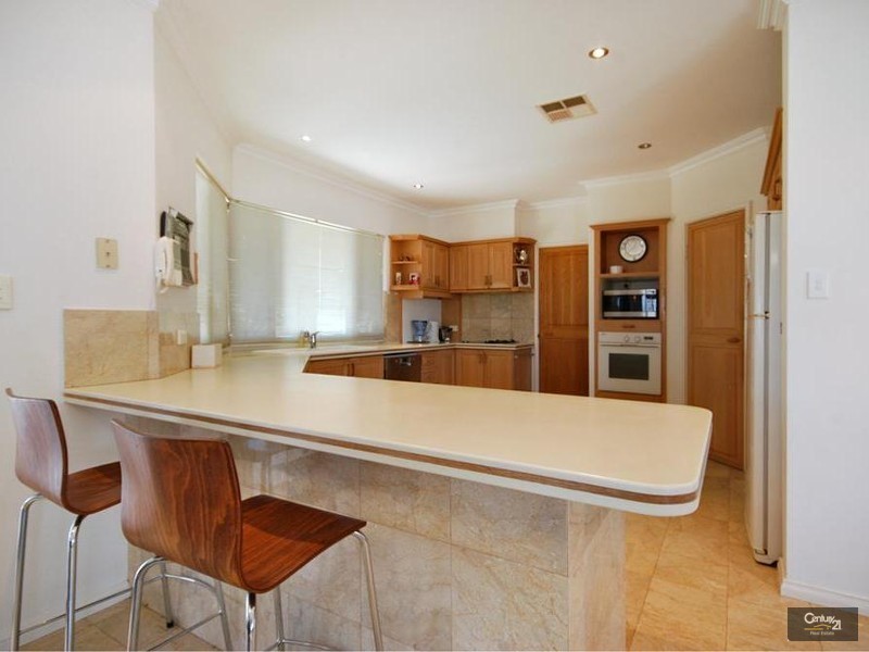 6 St Malo Court, Mindarie WA 6030