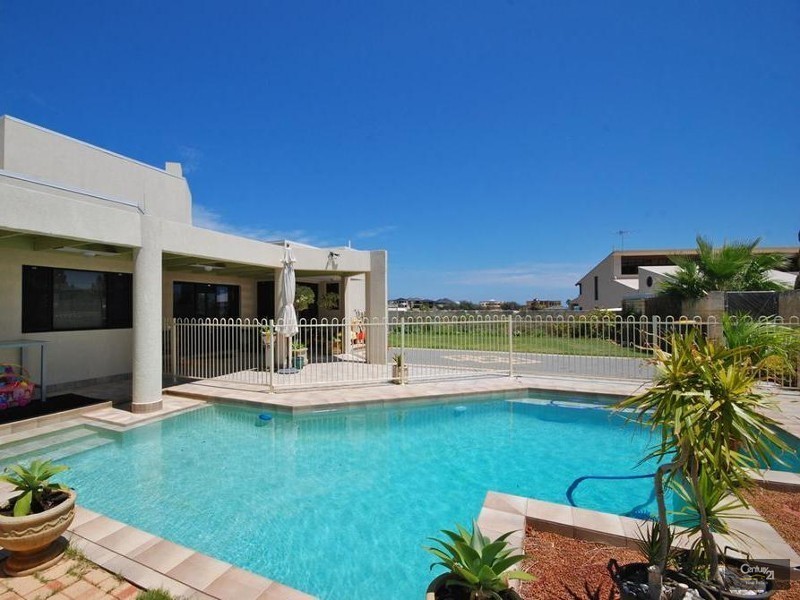 6 St Malo Court, Mindarie WA 6030