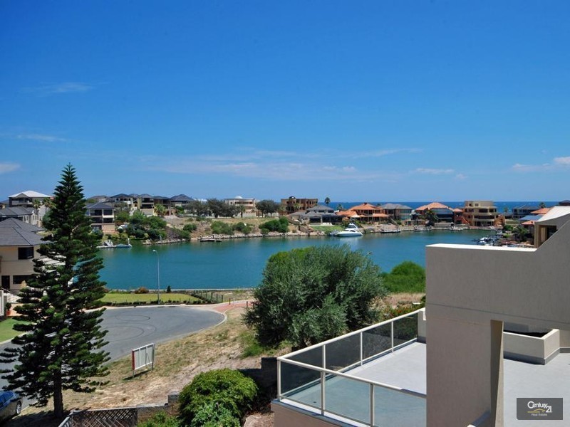 6 St Malo Court, Mindarie WA 6030