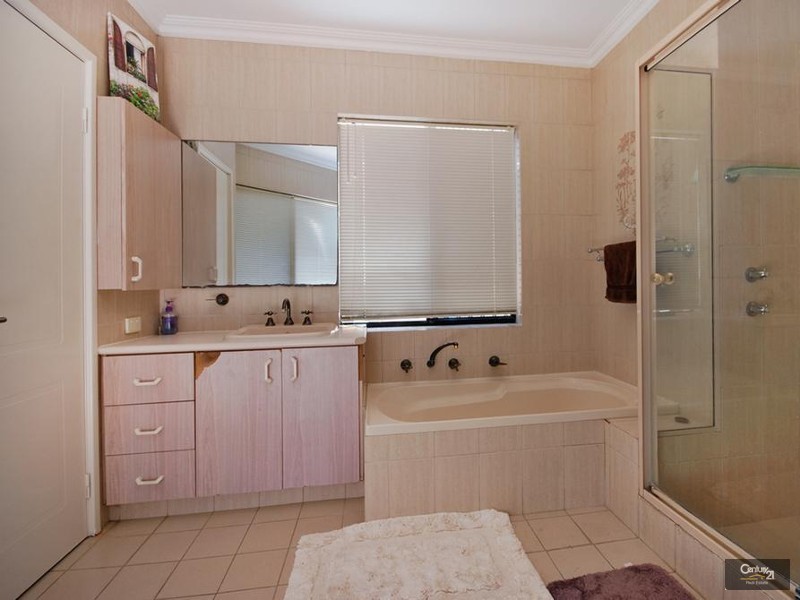 6 St Malo Court, Mindarie WA 6030