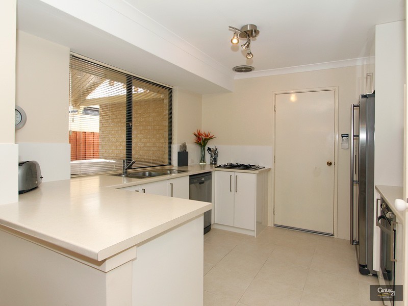 5 Bluff Way, Mindarie WA 6030