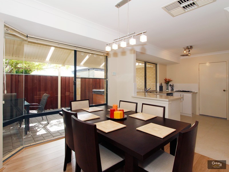 5 Bluff Way, Mindarie WA 6030