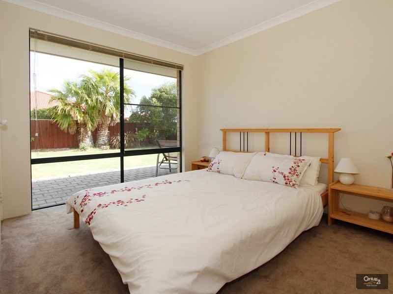 5 Bluff Way, Mindarie WA 6030