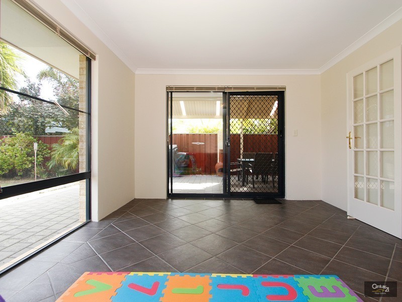 5 Bluff Way, Mindarie WA 6030