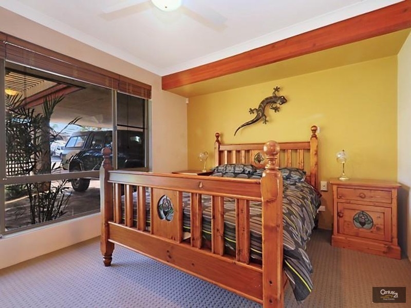 12 Firwood Trail, Woodvale WA 6026