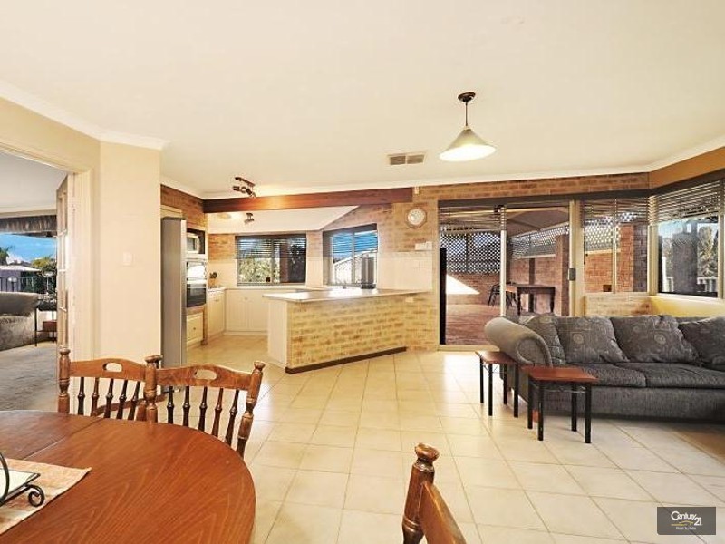 12 Firwood Trail, Woodvale WA 6026
