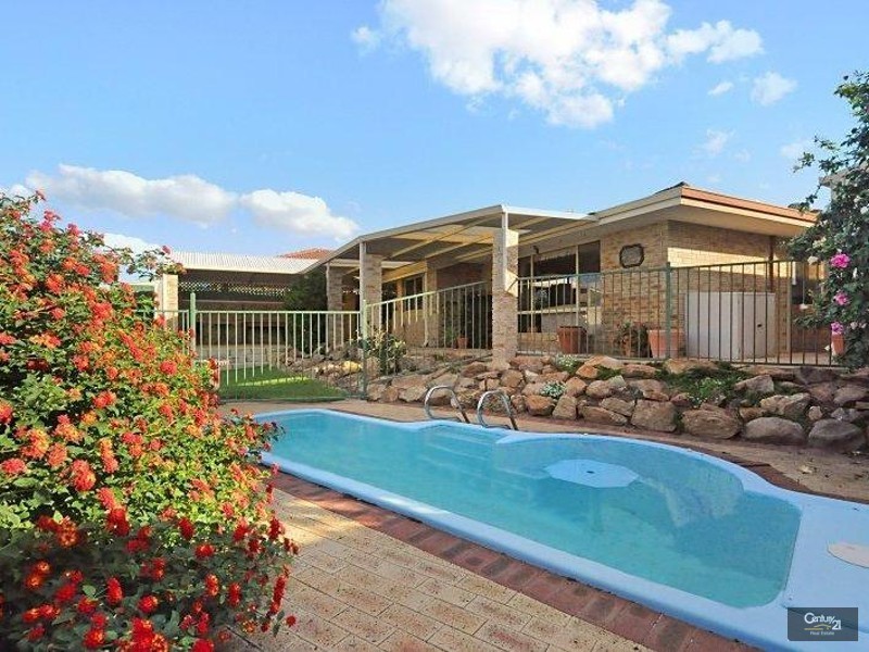 12 Firwood Trail, Woodvale WA 6026