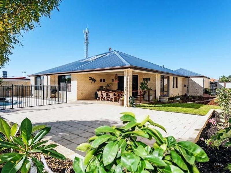 17 Mulgrave Loop, Mindarie WA 6030