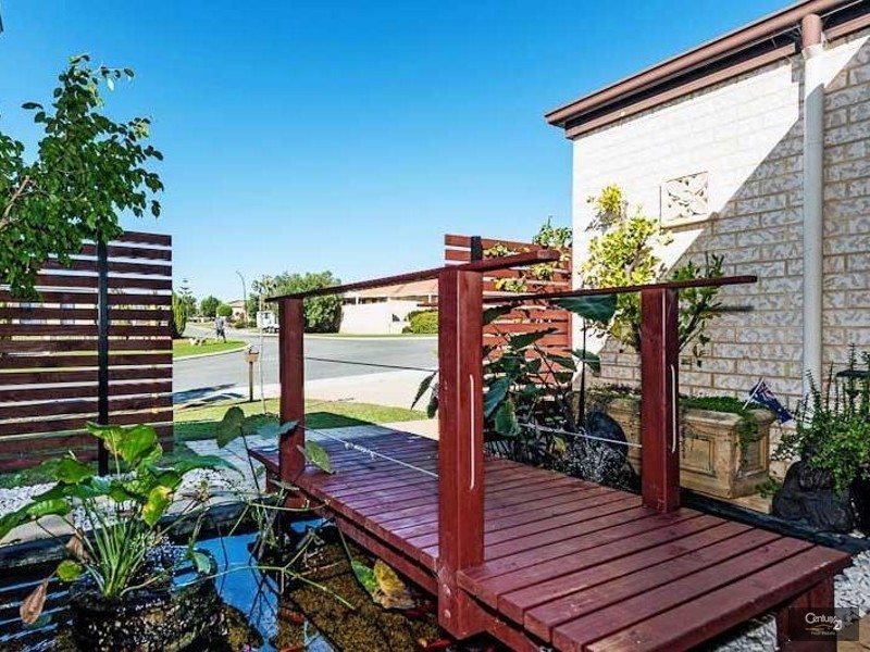 17 Mulgrave Loop, Mindarie WA 6030