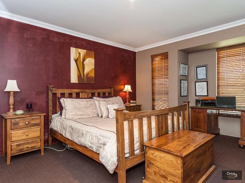 17 Mulgrave Loop, Mindarie WA 6030