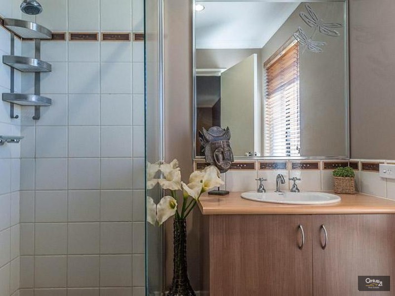 17 Mulgrave Loop, Mindarie WA 6030