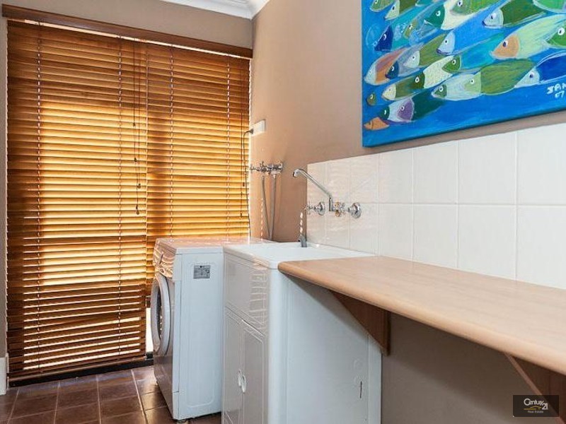 17 Mulgrave Loop, Mindarie WA 6030