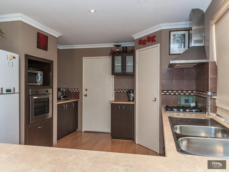 17 Mulgrave Loop, Mindarie WA 6030