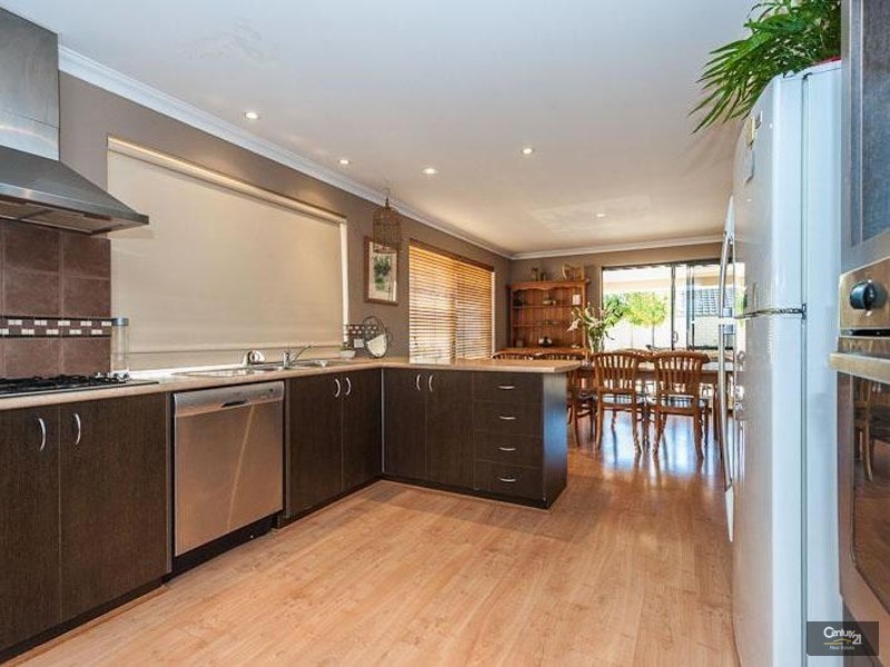 17 Mulgrave Loop, Mindarie WA 6030