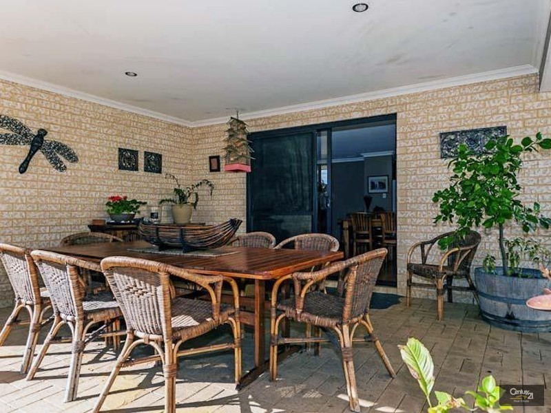 17 Mulgrave Loop, Mindarie WA 6030