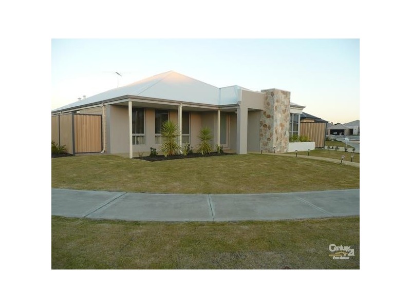 8 Grallina Way, Tapping WA 6065