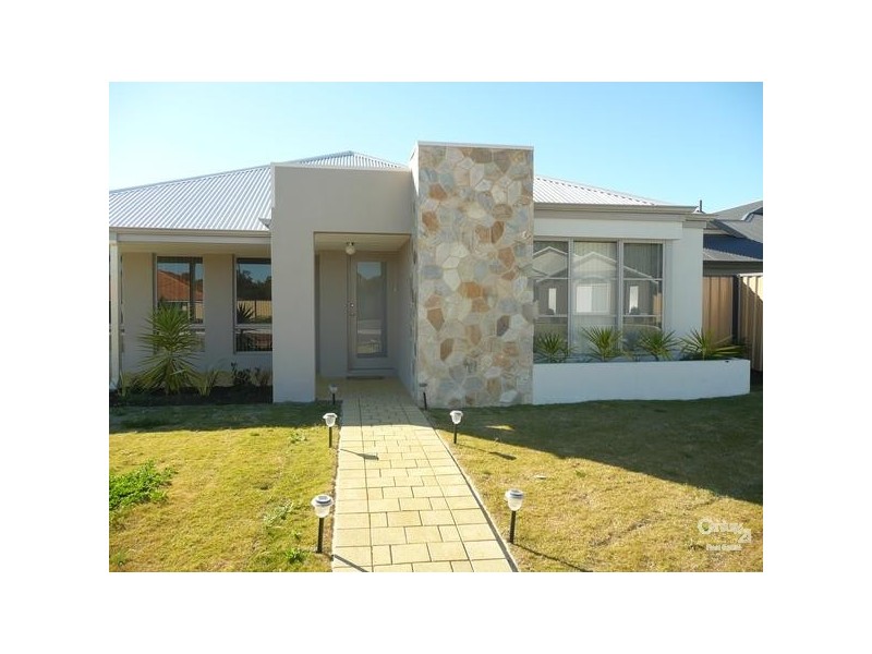 8 Grallina Way, Tapping WA 6065