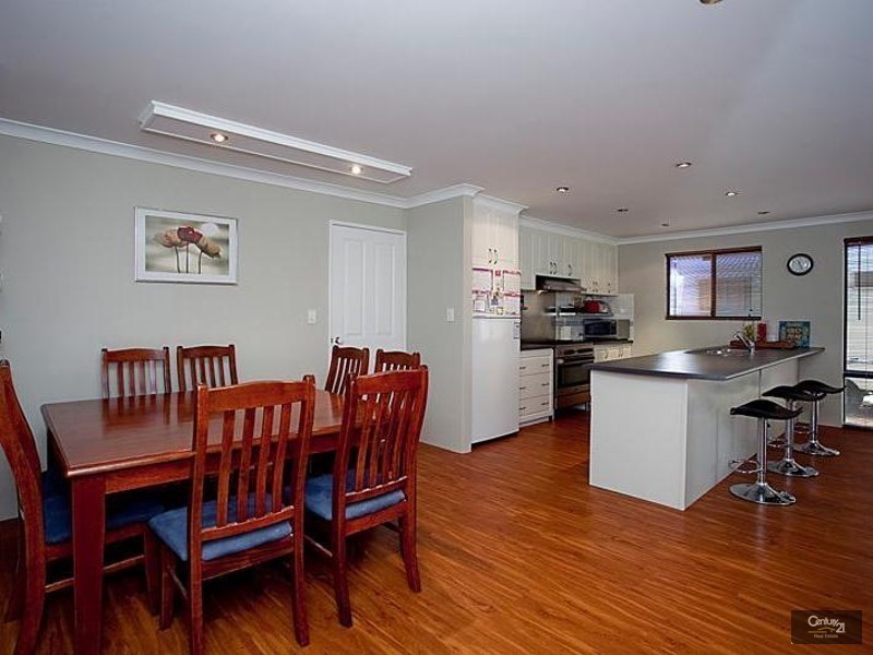 21 Stradbroke Gardens, Ridgewood WA 6030