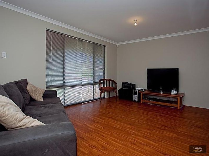 21 Stradbroke Gardens, Ridgewood WA 6030