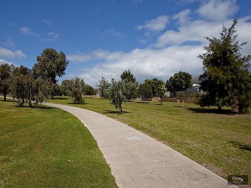 21 Stradbroke Gardens, Ridgewood WA 6030