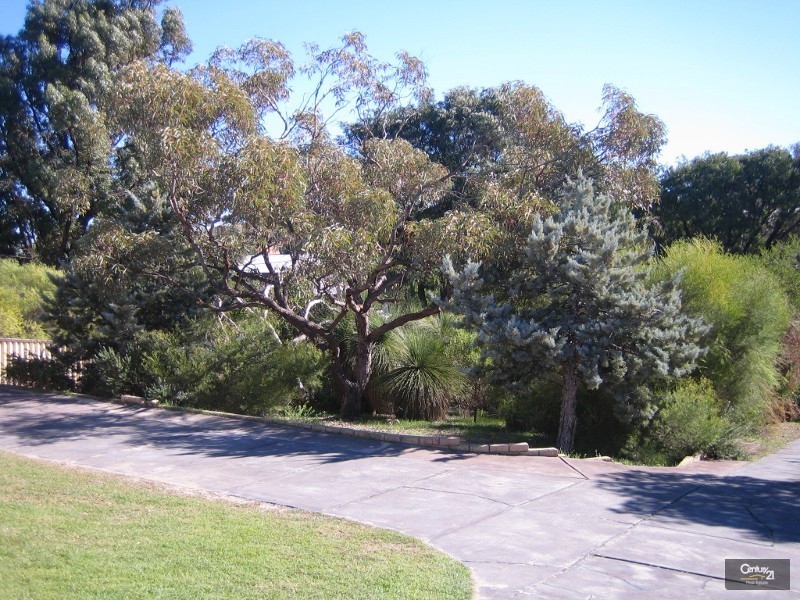 8 Spiers Road, Quinns Rocks WA 6030