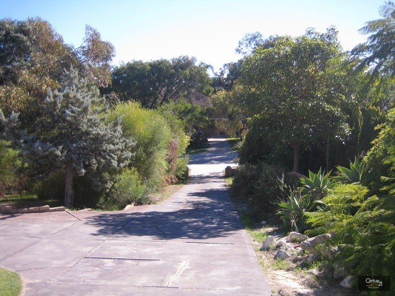 8 Spiers Road, Quinns Rocks WA 6030