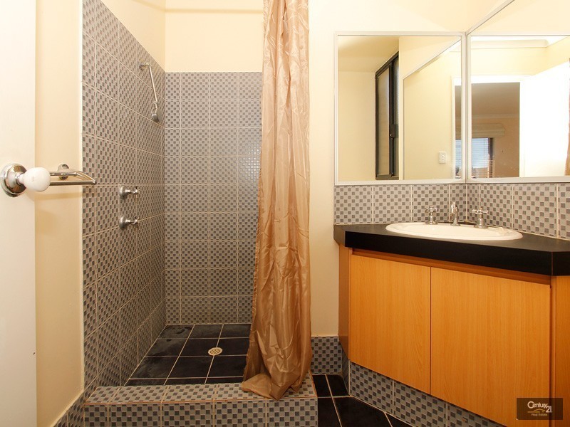 44 Shropshire Cresent, Butler WA 6036