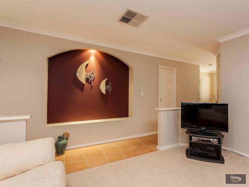 9 Holyhead Green, Mindarie WA 6030