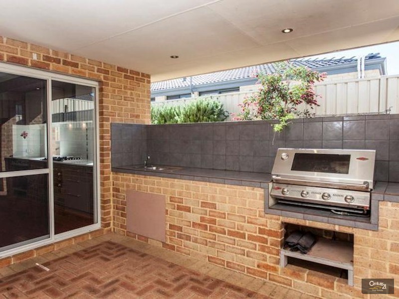 24 Kandalee Gate, Banksia Grove WA 6031