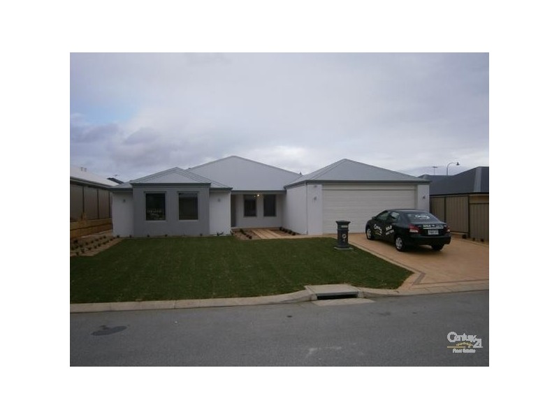 4 Rotterdam Vista, Hocking WA 6065