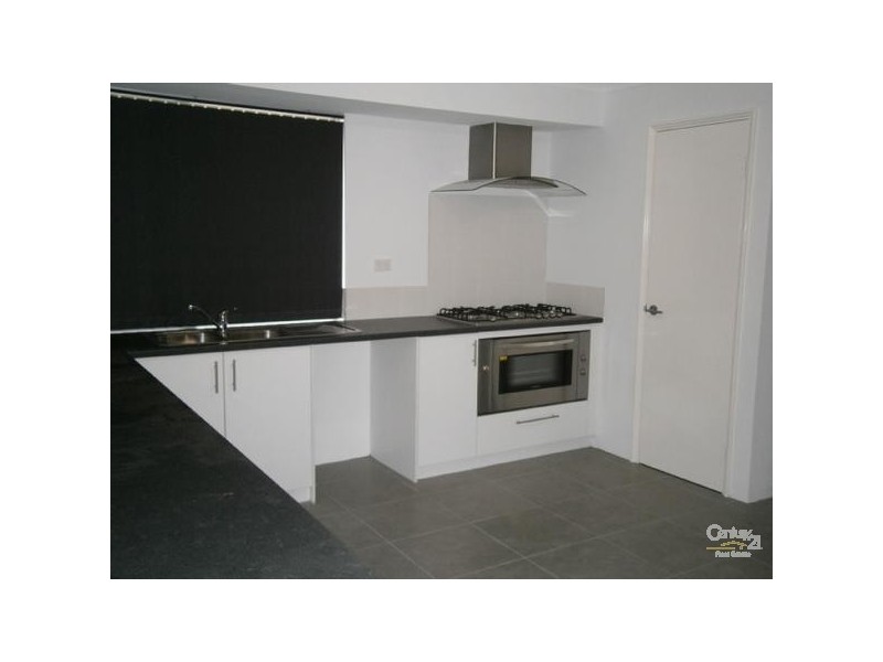 4 Rotterdam Vista, Hocking WA 6065