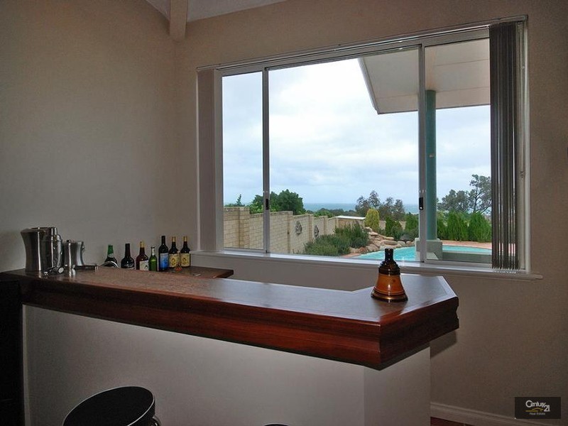 42 Mindarie Drive, Quinns Rocks WA 6030