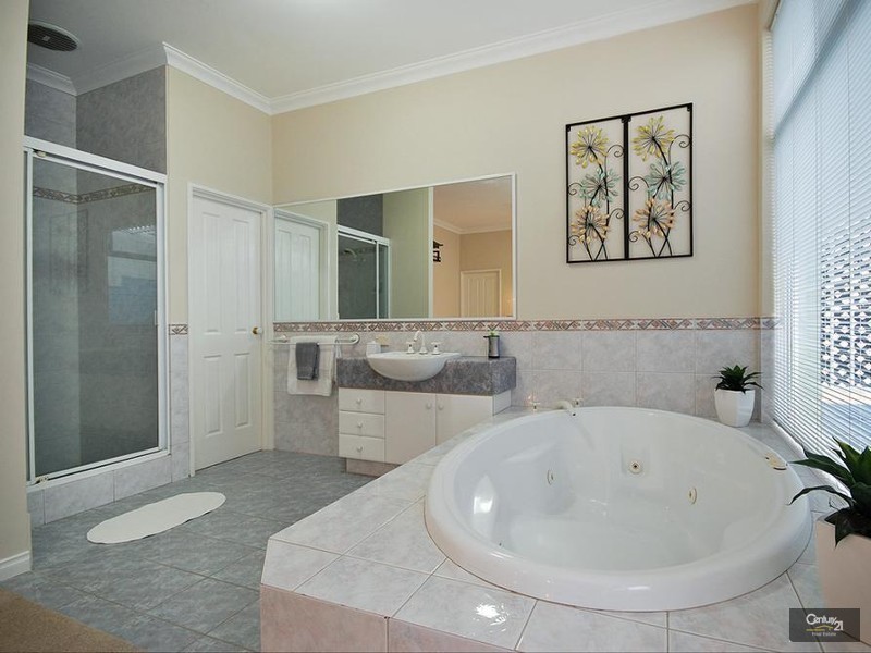 42 Mindarie Drive, Quinns Rocks WA 6030