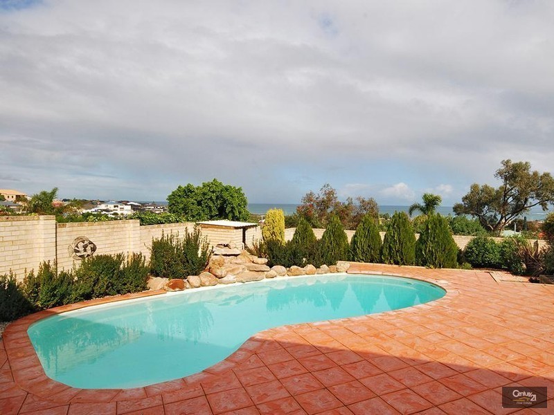 42 Mindarie Drive, Quinns Rocks WA 6030