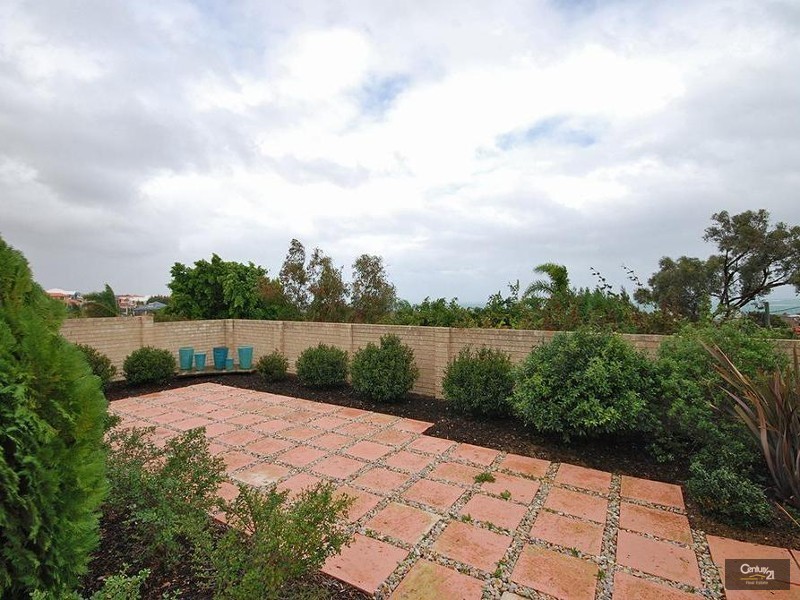 42 Mindarie Drive, Quinns Rocks WA 6030