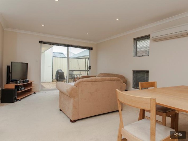 4 Tambelyn Street, Clarkson WA 6030