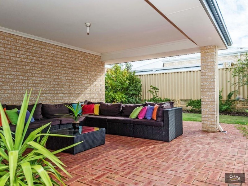 4 Lakeport Way, Butler WA 6036