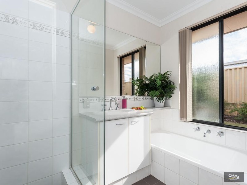 4 Lakeport Way, Butler WA 6036