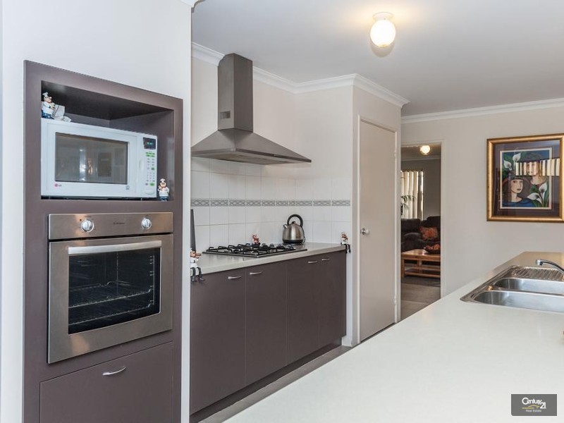 4 Lakeport Way, Butler WA 6036