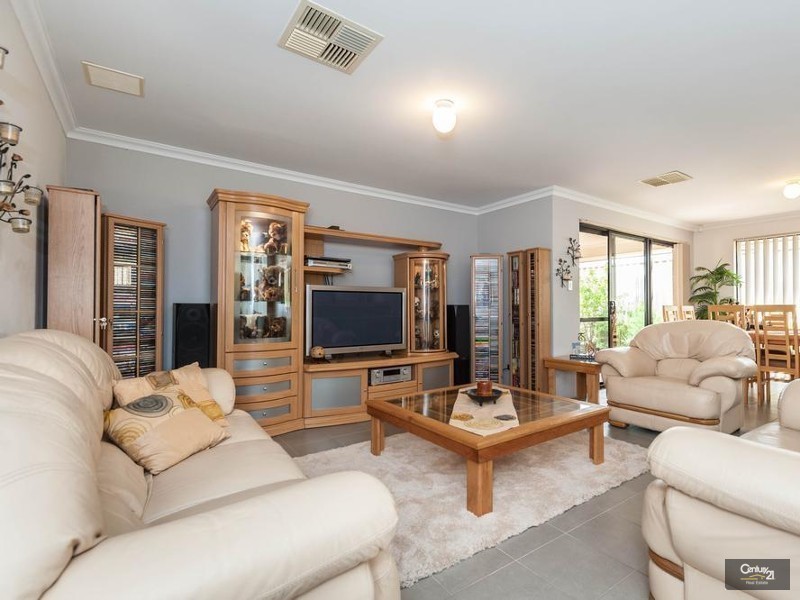 4 Lakeport Way, Butler WA 6036