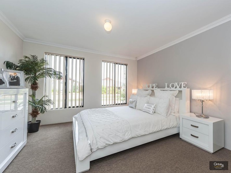 4 Lakeport Way, Butler WA 6036